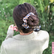 Load image into Gallery viewer, Leopard Print Scrunchie

