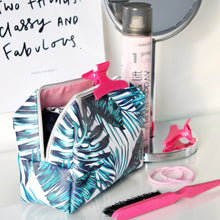 Load image into Gallery viewer, Palm Make Up Bag
